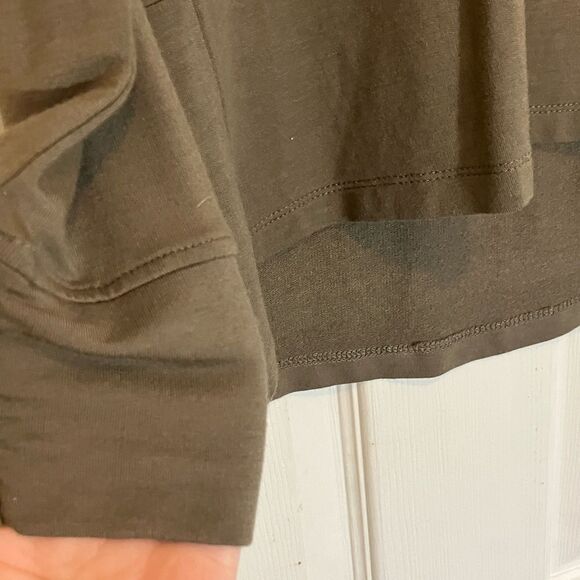 Tahari lightweight sweatshirt, long sleeve, olive green, great condition, medium - Picture 3 of 4